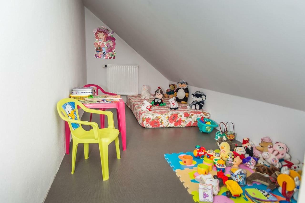 Apartma Ajda Komenda Εξωτερικό φωτογραφία